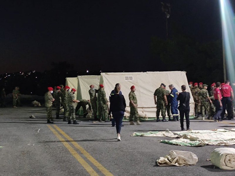 Σε σκηνές πέρασαν την νύχτα οι κάτοικοι του Αρκαλοχωρίου