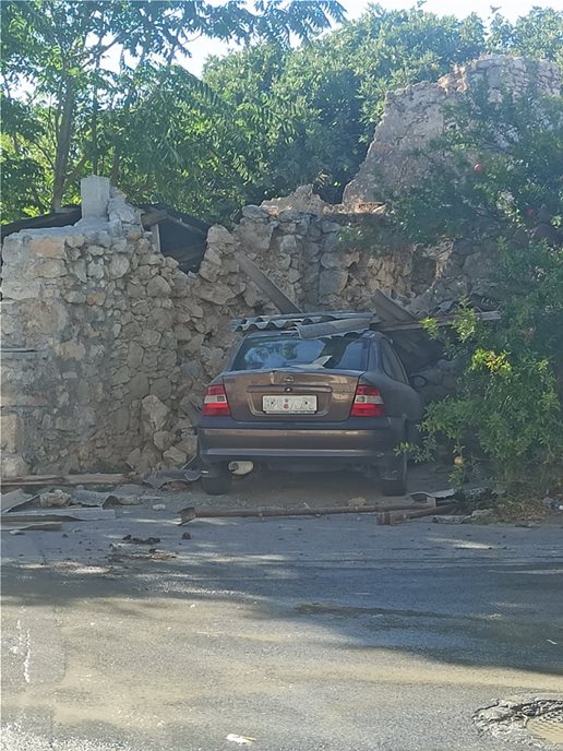 Κλείνουν όλα τα σχολεία της περιφερειακής ενότητας Ηρακλείου, έπειτα από τον σεισμό των 5,8 Ρίχτερ, με απόφαση του αντιπεριφερειάρχη Ηρακλείου, Νίκου Συριγωνάκη.