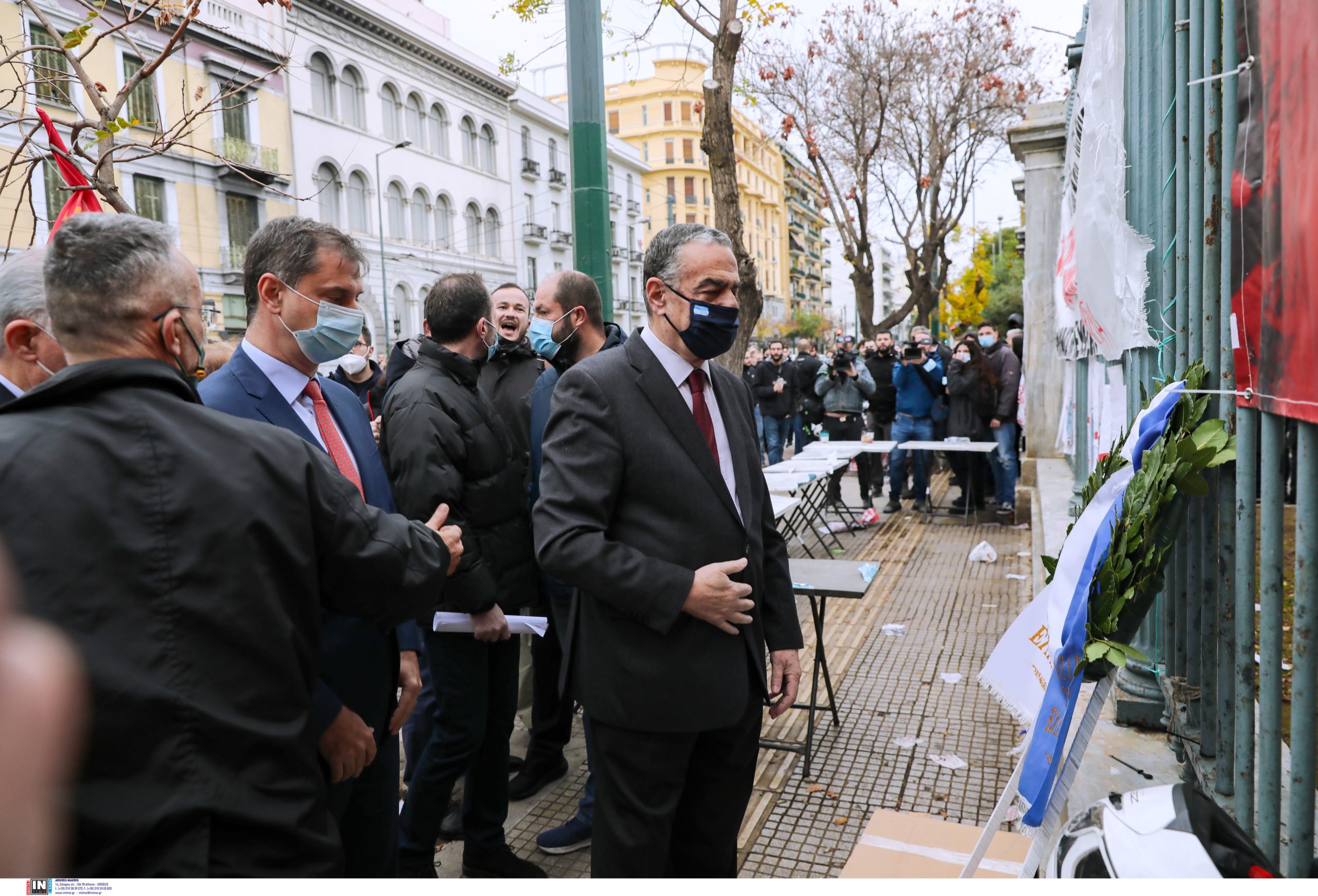 Δεν άφησαν αντιπροσωπεία της Βουλής να καταθέσει στεφάνι