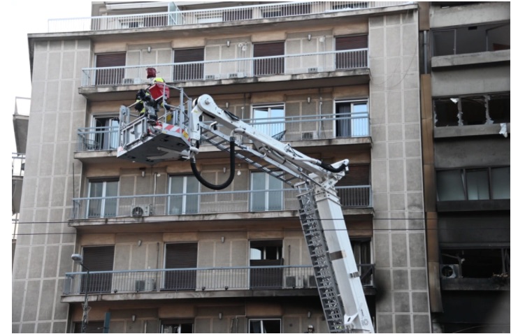 Ισχυρή έκρηξη σε κτίριο στη Συγγρού, κοντά στους Στύλους του Ολυμπίου Διός