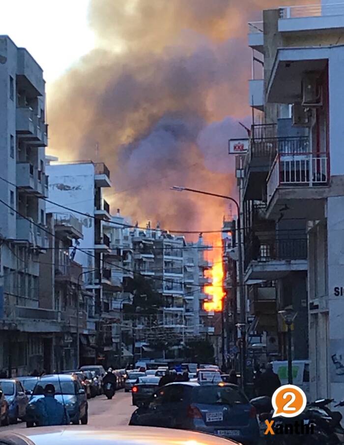 Ξάνθη: Μεγάλη φωτιά στο κέντρο