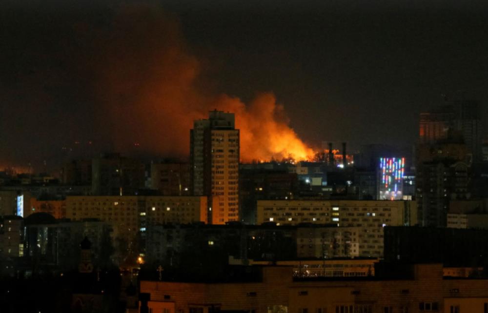 Ουκρανία: Ολονύχτιες μάχες στο Κίεβο