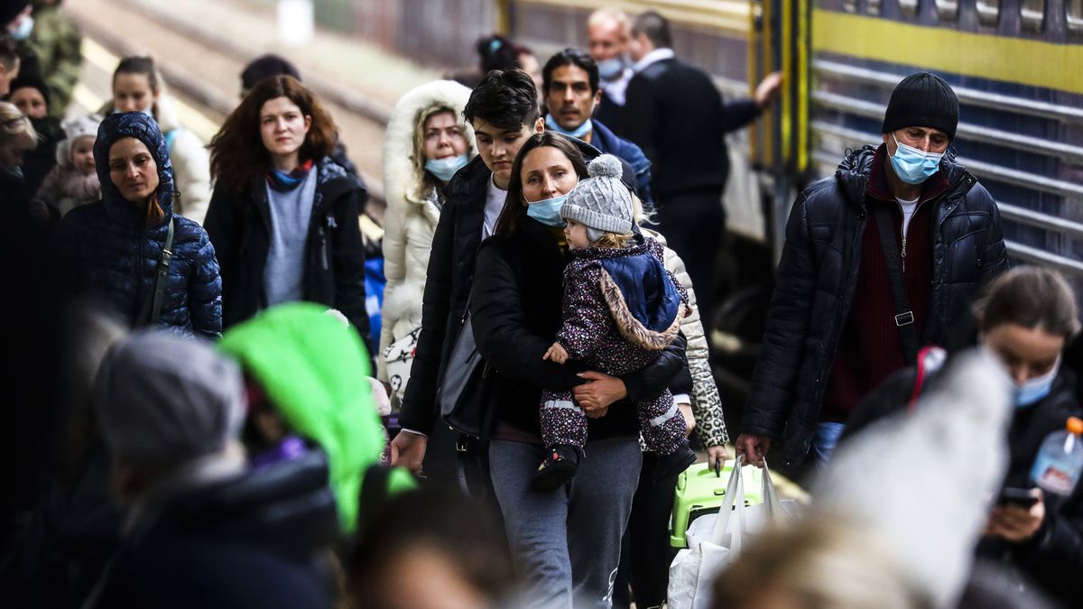 1 εκατ. πρόσφυγες εγκαταλείπουν την Ουκρανία (Photos) 