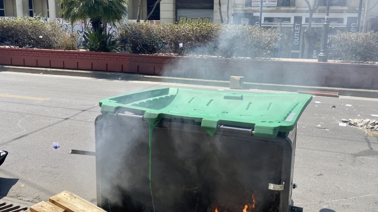 Επεισόδια έξω από το Οικονομικό Πανεπιστήμιο