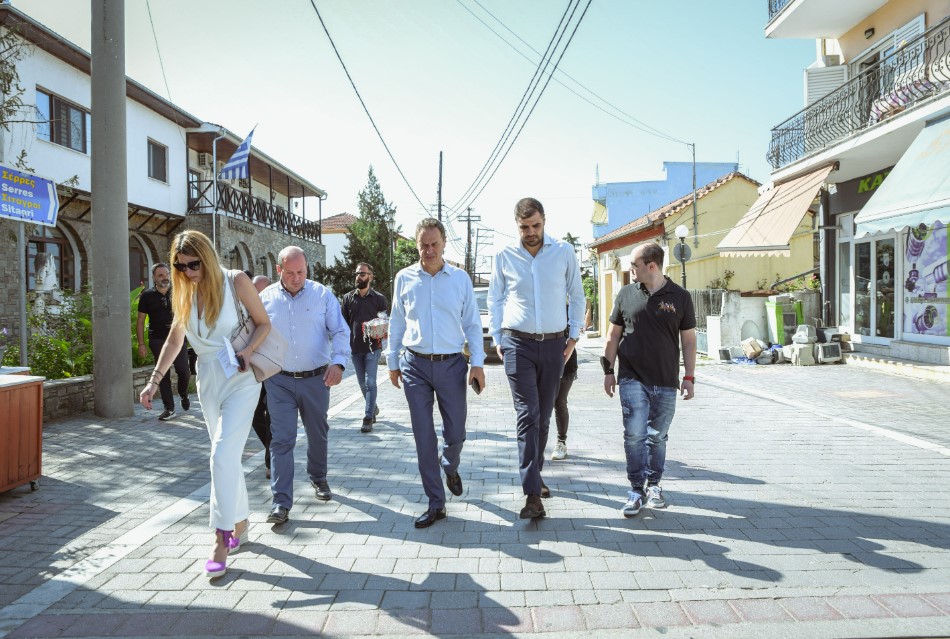 Βασίλισσα Ελισάβετ: Τι προβλέπει το πρωτόκολλο για τη διαδοχή της