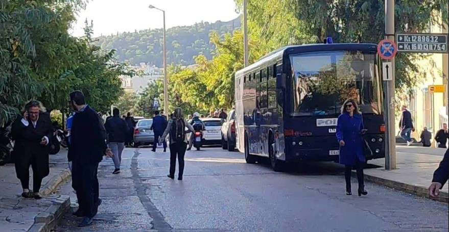 Βιασμός 12χρονης: Στον ανακριτή οι τρεις κατηγορούμενοι