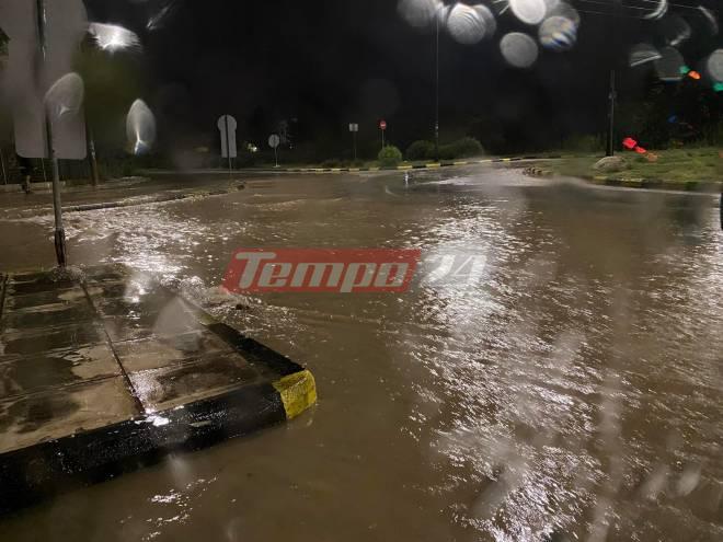 Πάτρα: Πλημμύρισαν δρόμοι από την έντονη βροχόπτωση