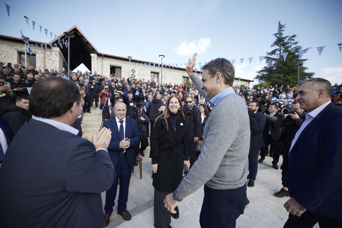 Μητσοτάκης: Να θεωρείτε δεδομένη τη στήριξη της ελληνικής πολιτείας