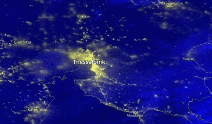 Η «χριστουγεννιάτικη Ελλάδα» από το διάστημα