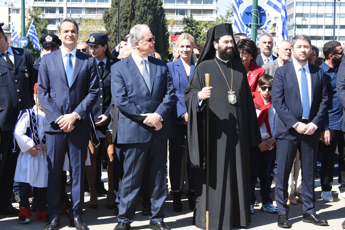 H πολιτική ηγεσία στη στρατιωτική παρέλαση 