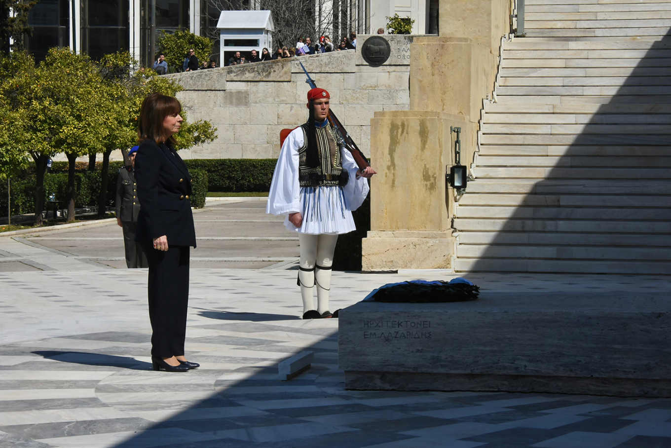 Μεγαλειώδης στρατιωτική παρέλαση στο κέντρο της Αθήνας