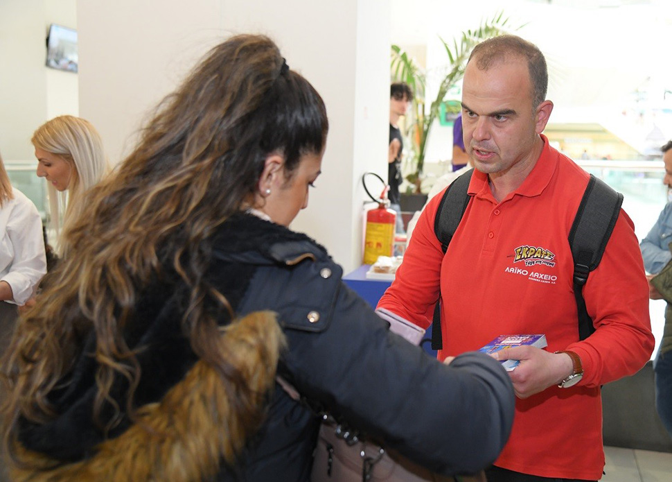 Εκπλήξεις από το ΣΚΡΑΤΣ στο Athens Metro Mall