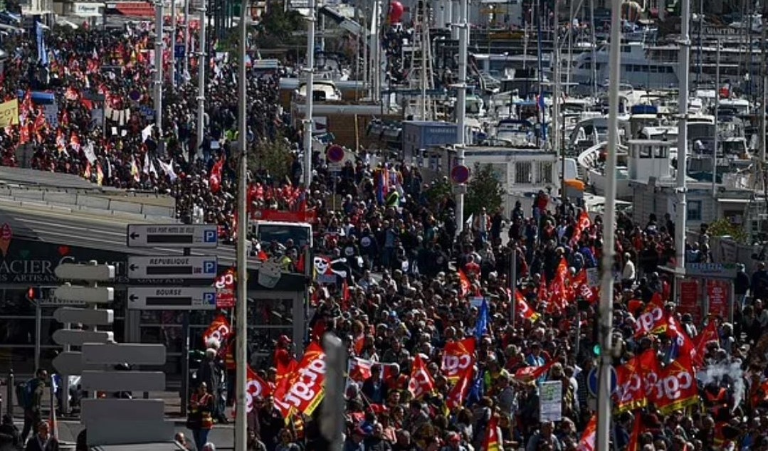 Γαλλία: Νέος γύρος κινητοποιήσεων για το συνταξιοδοτικό – Νέα σοβαρά επεισόδια