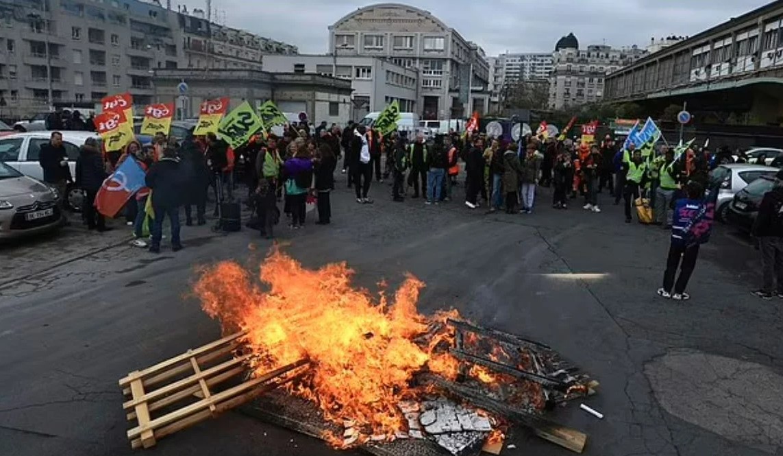 Γαλλία: Νέος γύρος κινητοποιήσεων για το συνταξιοδοτικό – Νέα σοβαρά επεισόδια 