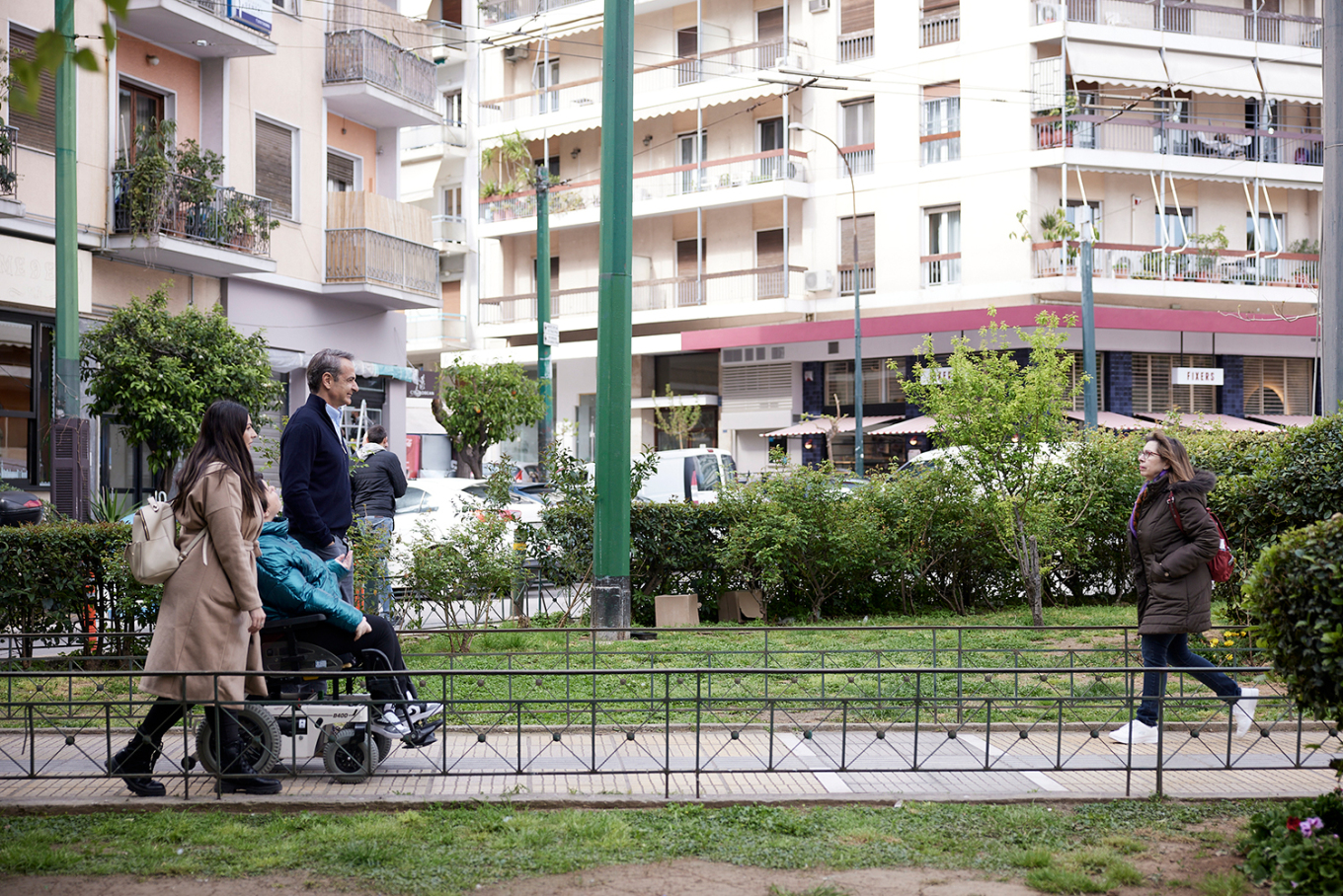 Μητσοτάκης: Eπισκέφθηκε την παραολυμπιονίκη Άννα Ντέντα που εντάχθηκε στον «Προσωπικό Βοηθό»