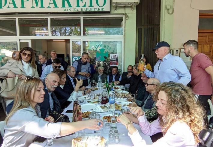 Μπακογιάννη και Πολάκης τσούγκρισαν τα ποτήρια και αντάλλαξαν ευχές για το Πάσχα