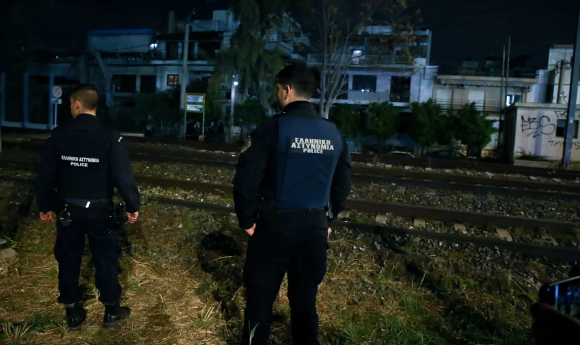 Ταύρος: Διασωληνωμένος νοσηλεύεται ο 16χρονος που παρασύρθηκε από τον Προαστιακό