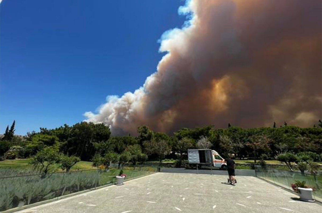 Φωτιά στον Κουβαρά Αττικής