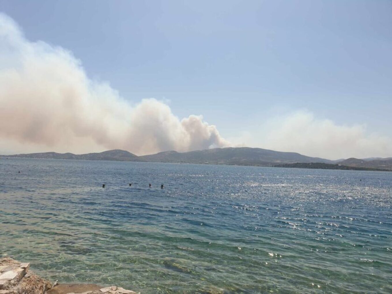 Φωτιά στη Μαγνησία: Εκκενώνονται η Νέα Αγχίαλος και άλλοι οικισμοί