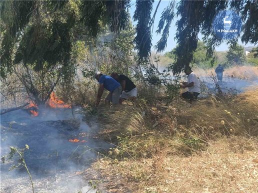 Φωτιά στη Ρόδο - Εκκενώθηκαν προληπτικά ξενοδοχεία