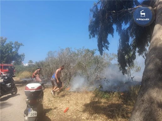 Φωτιά στη Ρόδο - Εκκενώθηκαν προληπτικά ξενοδοχεία