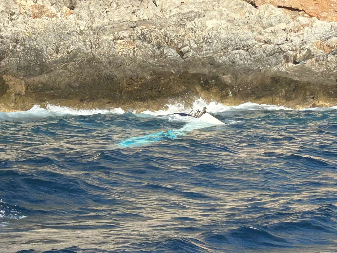 Λακωνία: Το Λιμενικό απεγκλώβισε 111 μετανάστες από βραχώδη περιοχή