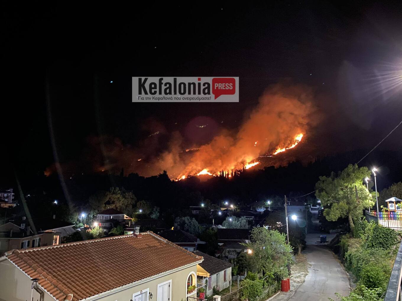 Φωτιά στην Κεφαλονιά: Καλύτερη η εικόνα στο πύρινο μέτωπο