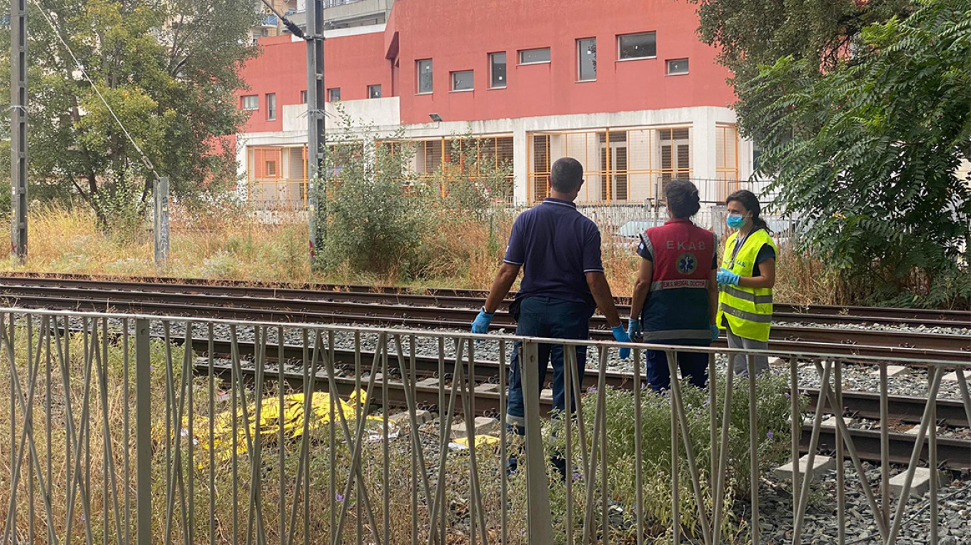 Θεσσαλονίκη: Τρένο παρέσυρε πεζό λίγο έξω από τον σταθμό