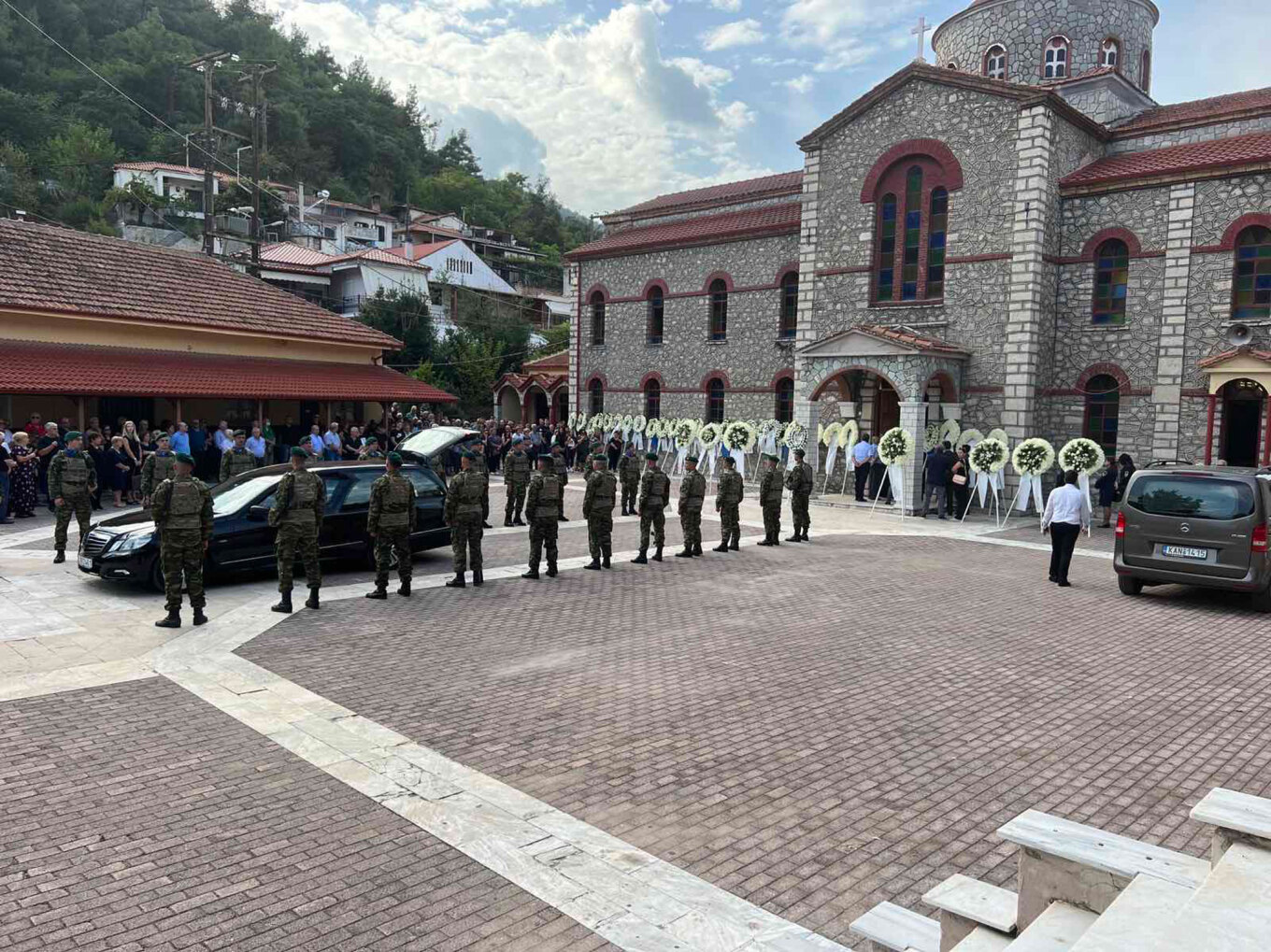 Το τελευταίο «αντίο» στον 27χρονο Γιώργο Βούλγαρη που σκοτώθηκε στο τροχαίο στη Λιβύη