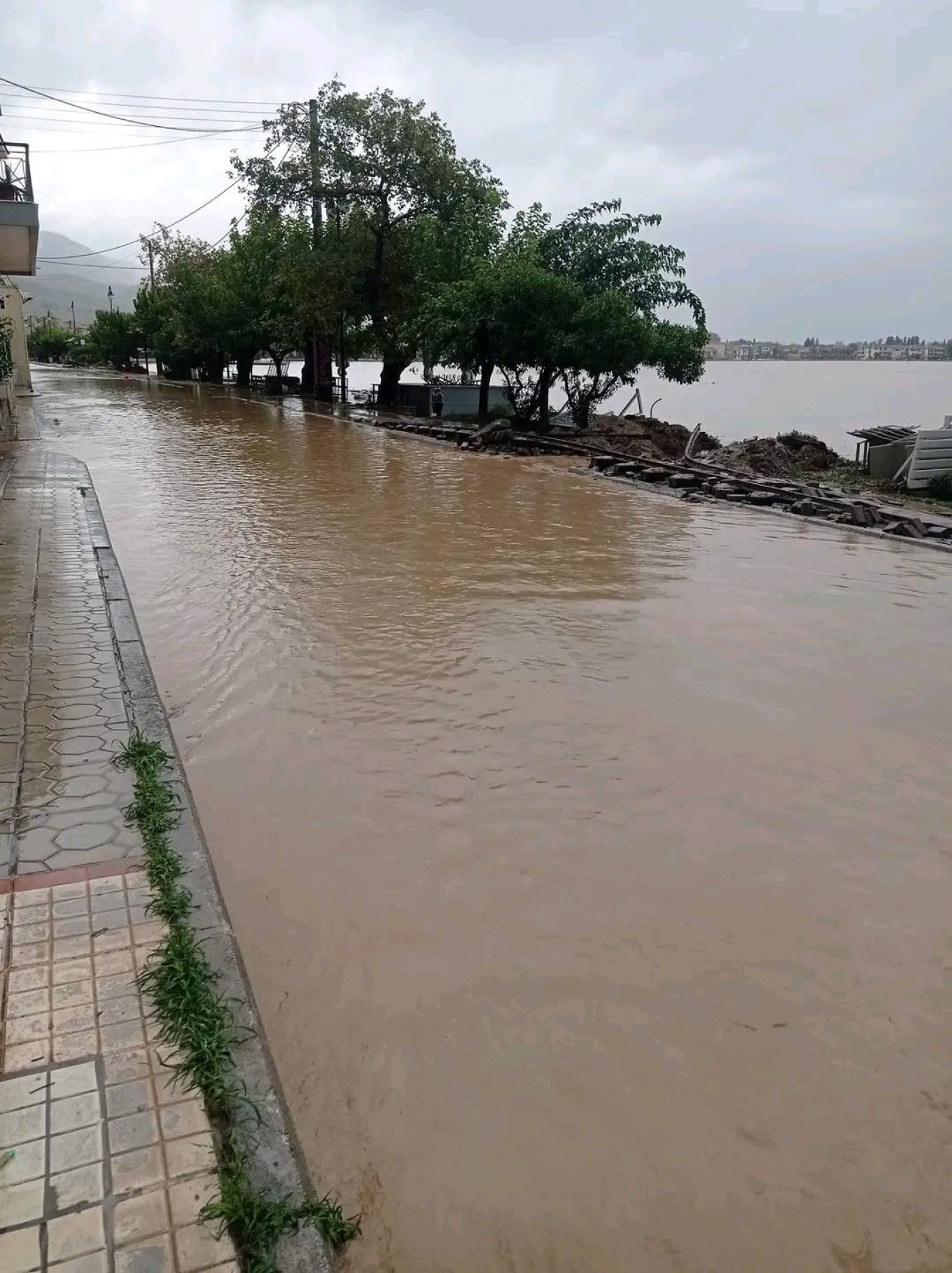 «Πνίγηκε» ξανά το Πήλιο από τις σφοδρές βροχοπτώσεις