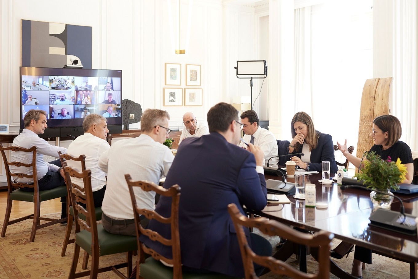 Σύσκεψη στο Μαξίμου για τους πληγέντες της Θεσσαλίας