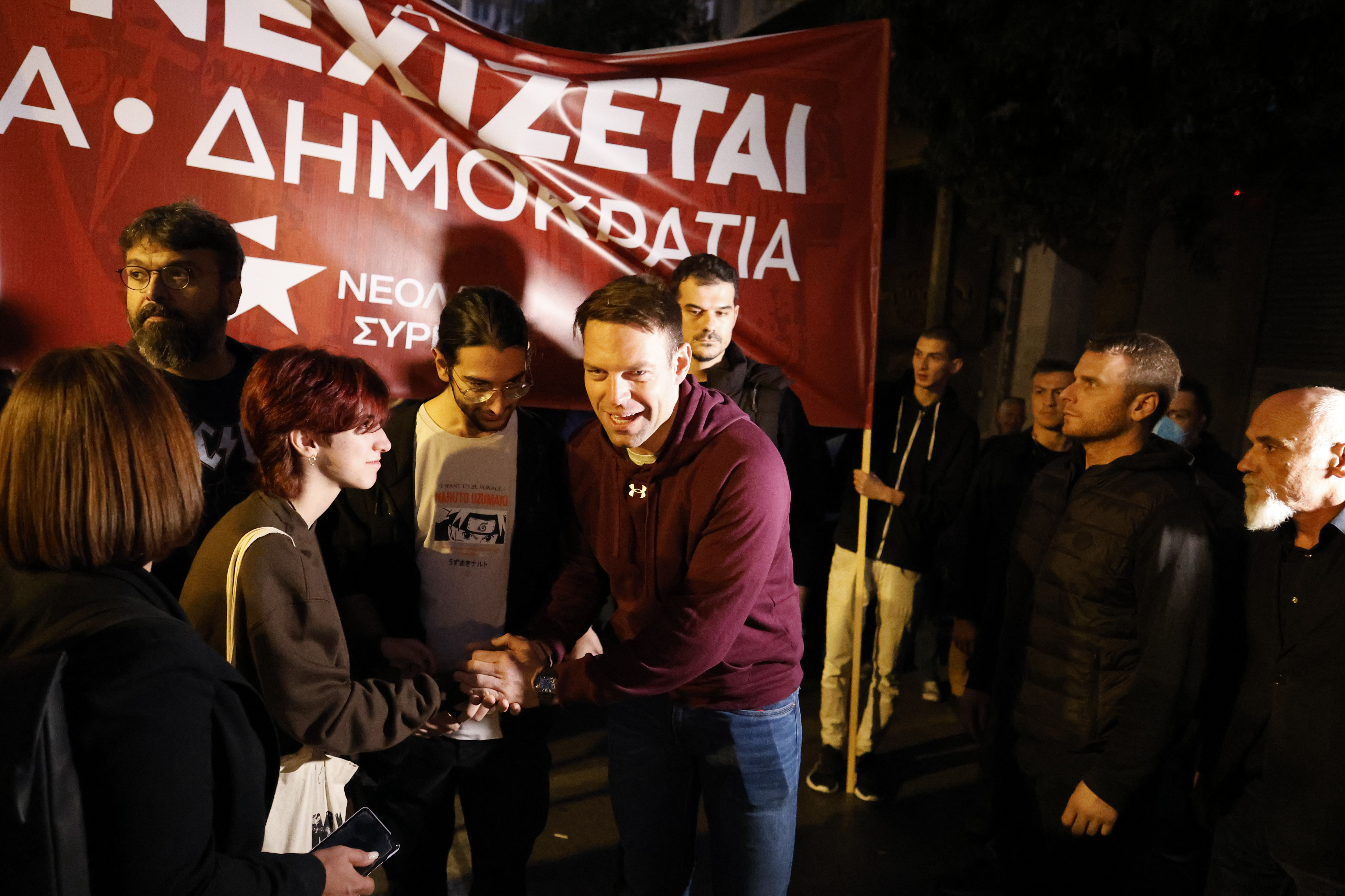 Ο Κασσελάκης πήγε στην πορεία για το Πολυτεχνείο, φωτογραφήθηκε και έφυγε (Photos)