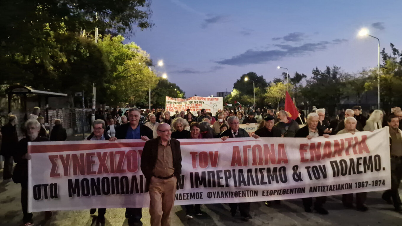 Θεσσαλονίκη: Πλήθος κόσμου στους δρόμους για την επέτειο του Πολυτεχνείου