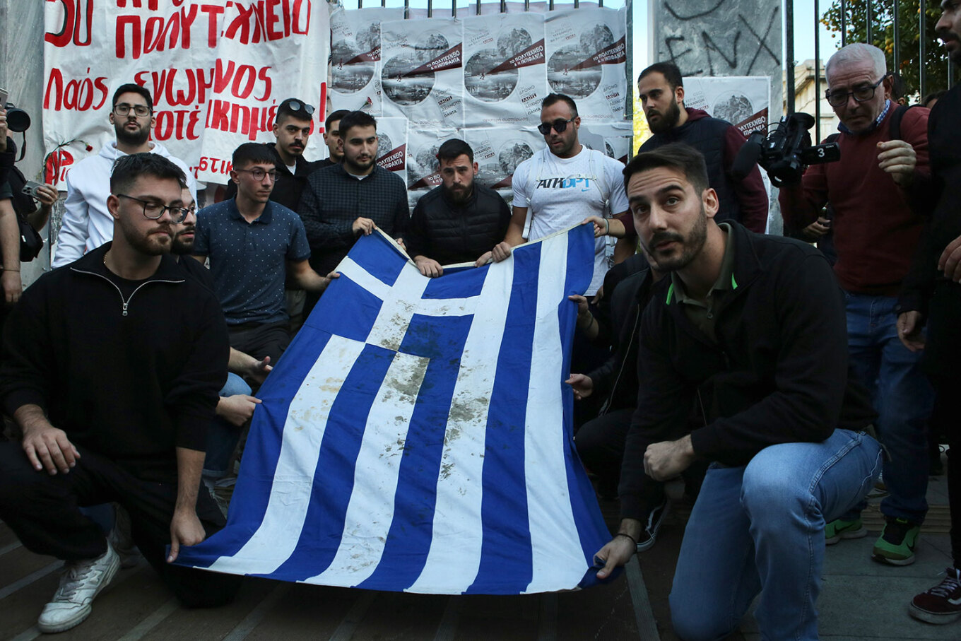 Πολυτεχνείο: Στην πρεσβεία των ΗΠΑ η πορεία