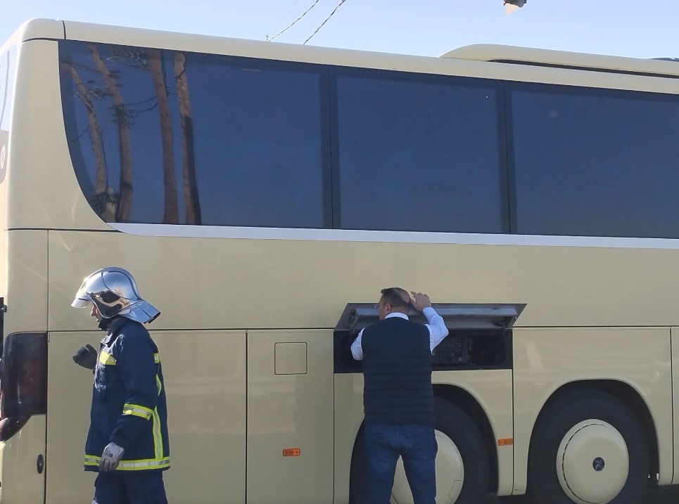 Λάρισα: Φωτιά σε λεωφορείο γεμάτο κόσμο