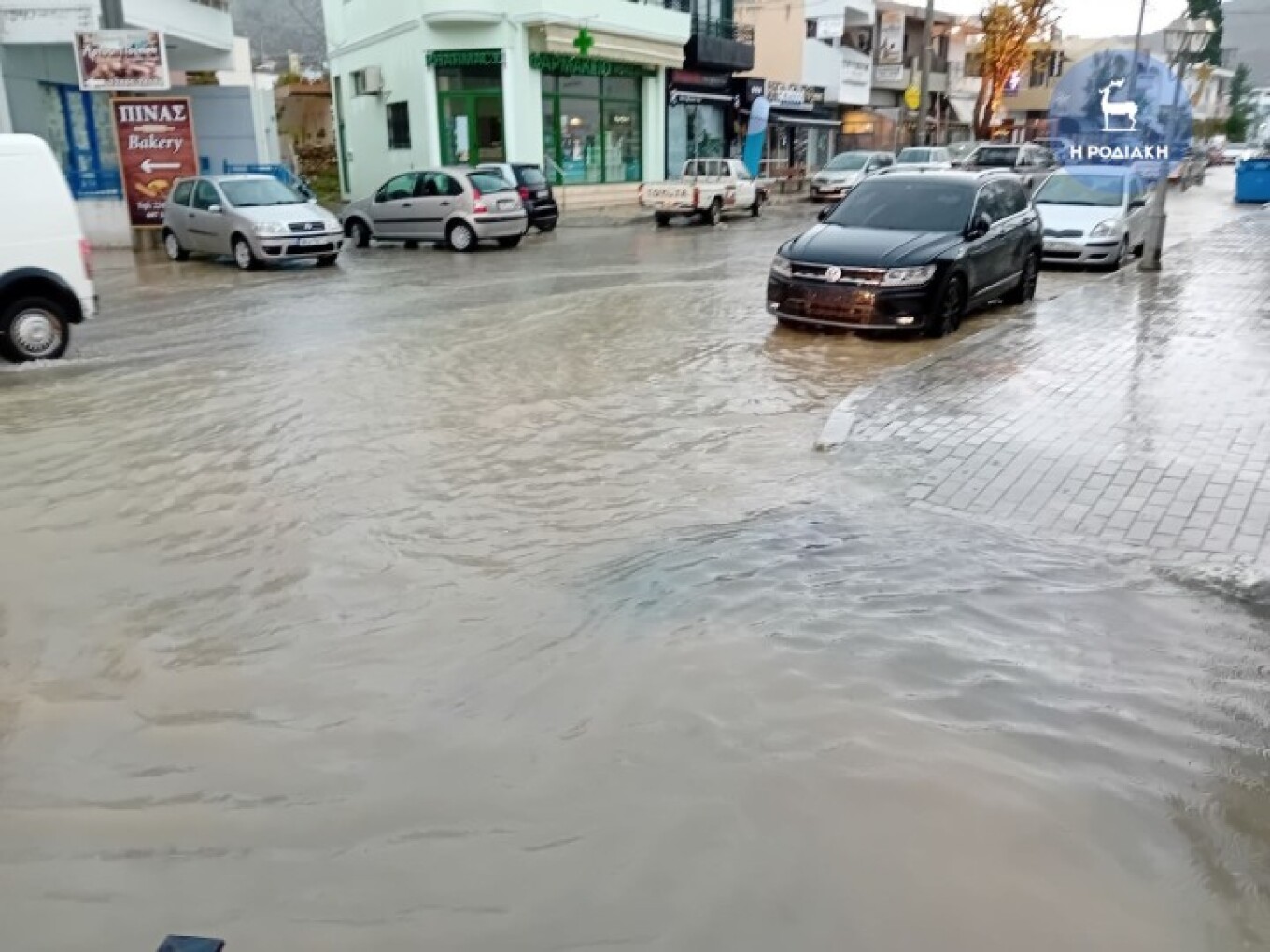 Η κακοκαιρία «χτύπησε» τη Ρόδο