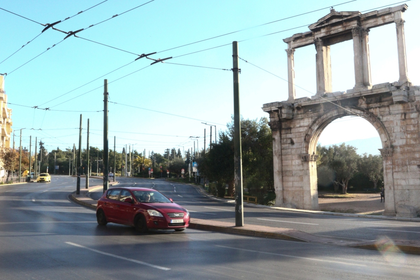 Χριστούγεννα: Άδεια η Αθήνα το πρωί