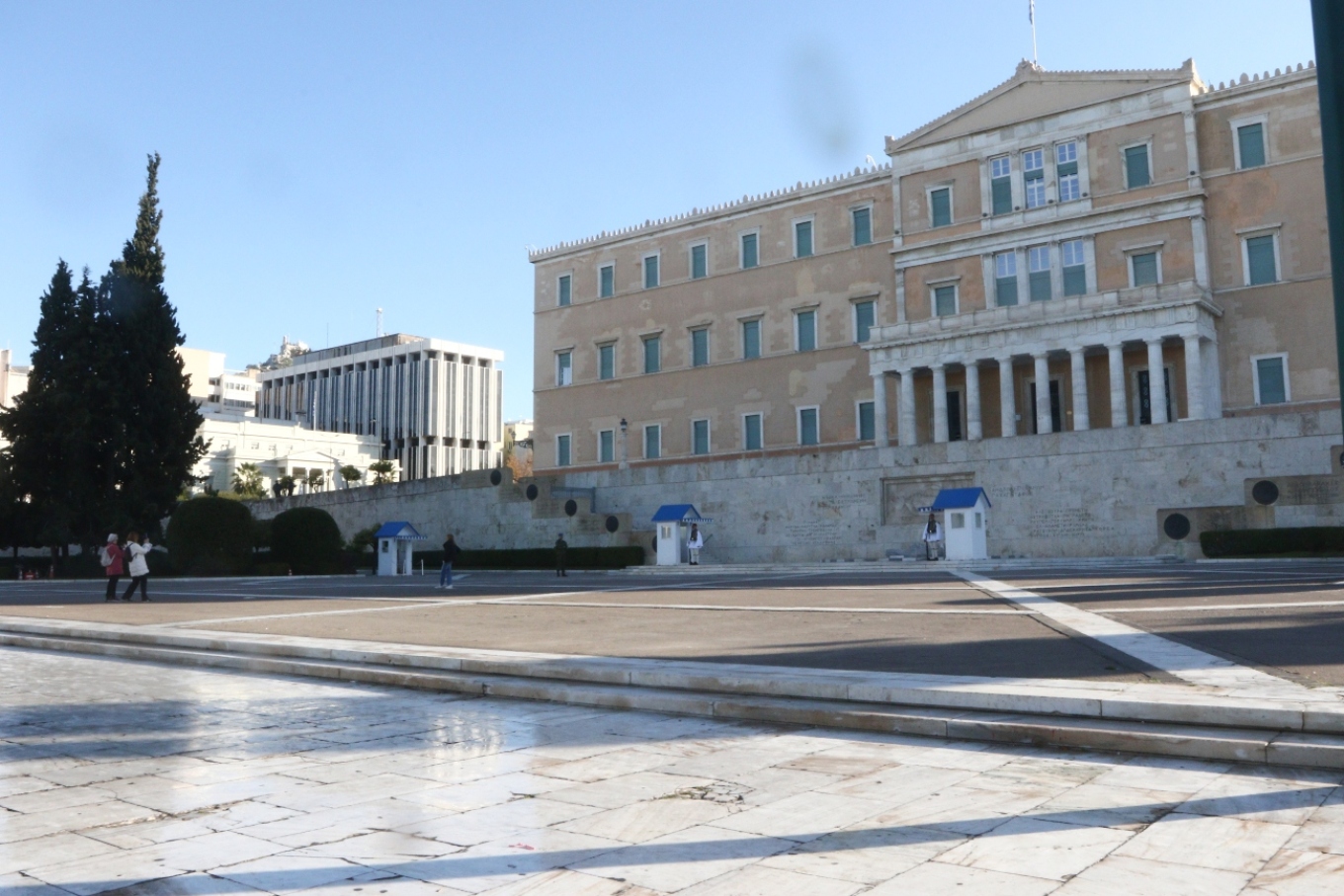 Χριστούγεννα: Άδεια η Αθήνα το πρωί