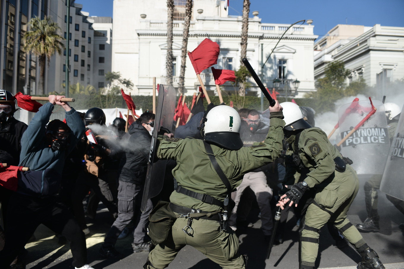 Επεισόδια στα Εξάρχεια και στο Σύνταγμα