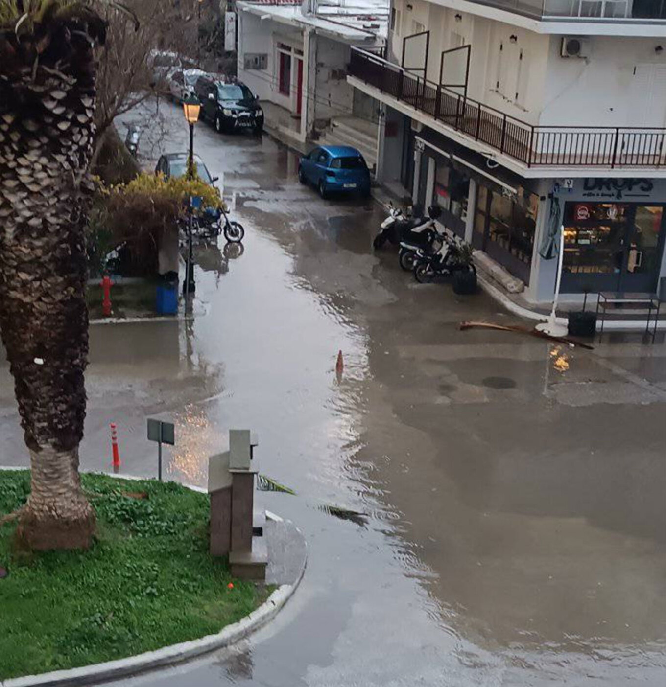 Προβλήματα από την κακοκαιρία και σε Λήμνο και Εύβοια