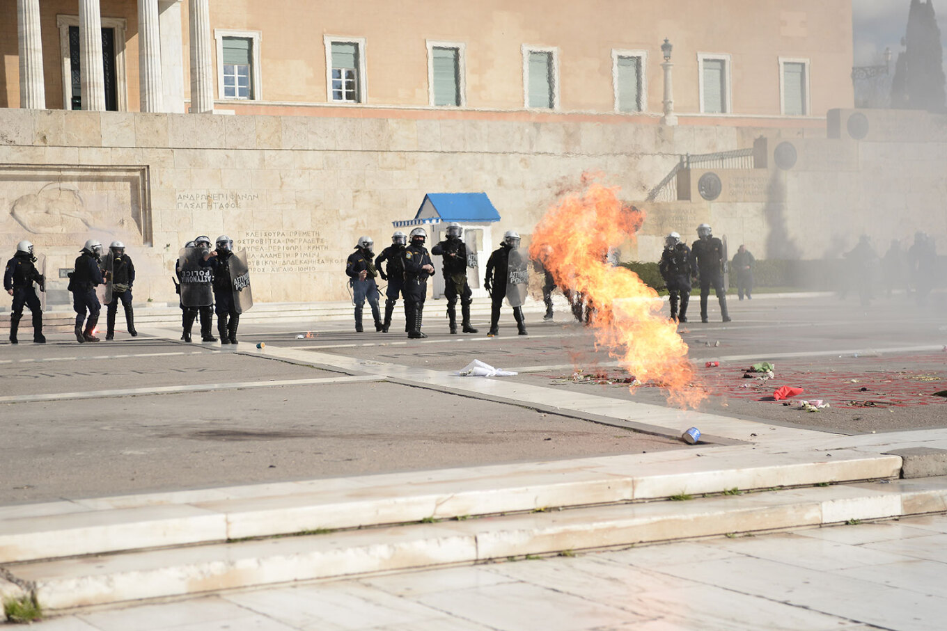 Μέχρι τώρα έχουν γίνει τουλάχιστον 9 προσαγωγές.