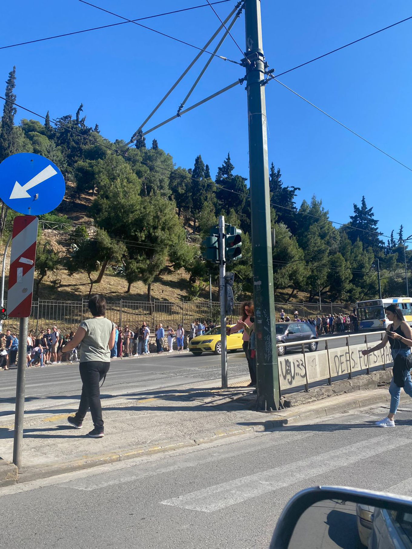 Tελετή παράδοσης της Ολυμπιακής Φλόγας: Πλήθος κόσμου έξω από το Παναθηναϊκό Στάδιο (Photos)