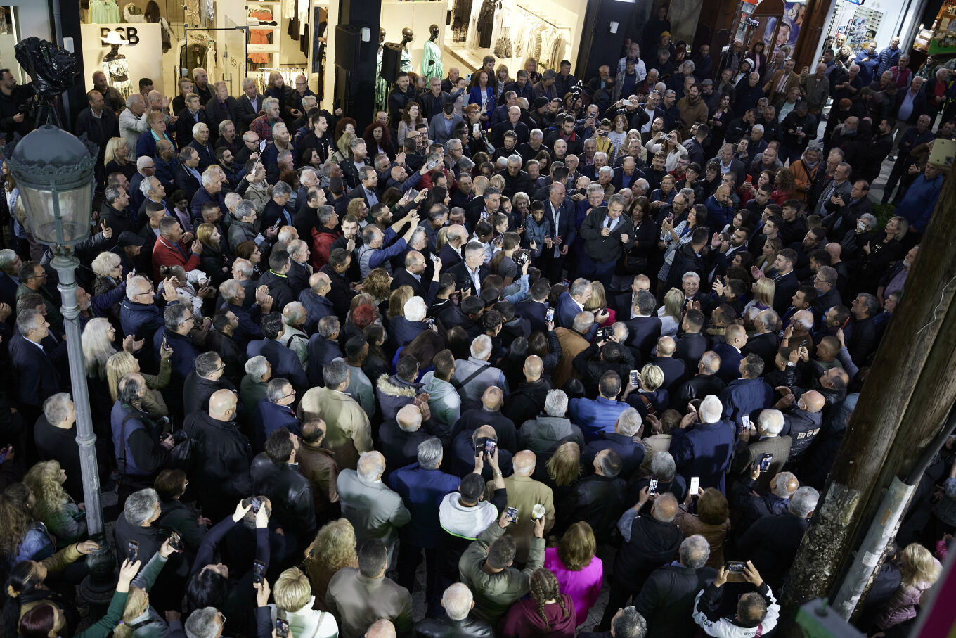 Ολόκληρη η ομιλία του πρωθυπουργού έχει ως εξής:  "Κύριε Περιφερειάρχα, κύριε Δήμαρχε, αγαπητές και αγαπητοί συνάδελφοι στην κυβέρνηση και στη Βουλή, φίλες και φίλοι της Νέας Δημοκρατίας, σας ευχαριστώ. Σας ευχαριστώ γι΄ αυτή την τόσο θερμή υποδοχή. Σας ευχαριστώ για την προσέλευσή σας σήμερα εδώ, παρά τις δυσκολίες του καιρού.  Η παρουσία σας, το χαμόγελό σας, το χειροκρότημά σας, ο ενθουσιασμός σας, μου δίνει ακόμα περισσότερη δύναμη να συνεχίσουμε τον αγώνα για να είμαστε οι μεγάλοι νικητές, για ακόμα μί