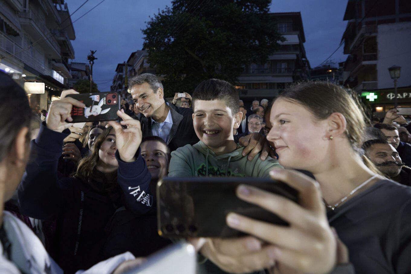 Ολόκληρη η ομιλία του πρωθυπουργού έχει ως εξής:  "Κύριε Περιφερειάρχα, κύριε Δήμαρχε, αγαπητές και αγαπητοί συνάδελφοι στην κυβέρνηση και στη Βουλή, φίλες και φίλοι της Νέας Δημοκρατίας, σας ευχαριστώ. Σας ευχαριστώ γι΄ αυτή την τόσο θερμή υποδοχή. Σας ευχαριστώ για την προσέλευσή σας σήμερα εδώ, παρά τις δυσκολίες του καιρού.  Η παρουσία σας, το χαμόγελό σας, το χειροκρότημά σας, ο ενθουσιασμός σας, μου δίνει ακόμα περισσότερη δύναμη να συνεχίσουμε τον αγώνα για να είμαστε οι μεγάλοι νικητές, για ακόμα μί