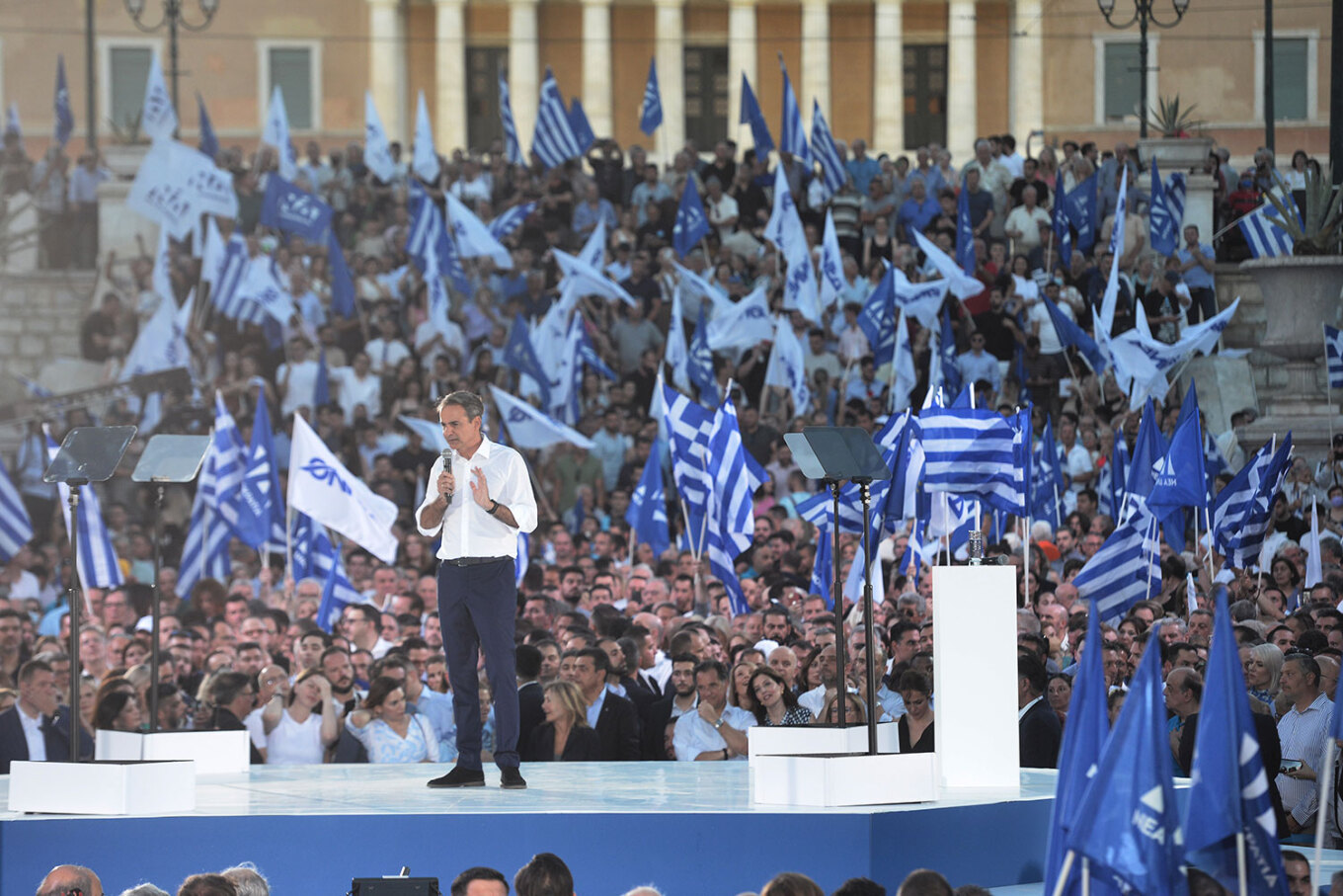 Μητσοτάκης από Σύνταγμα