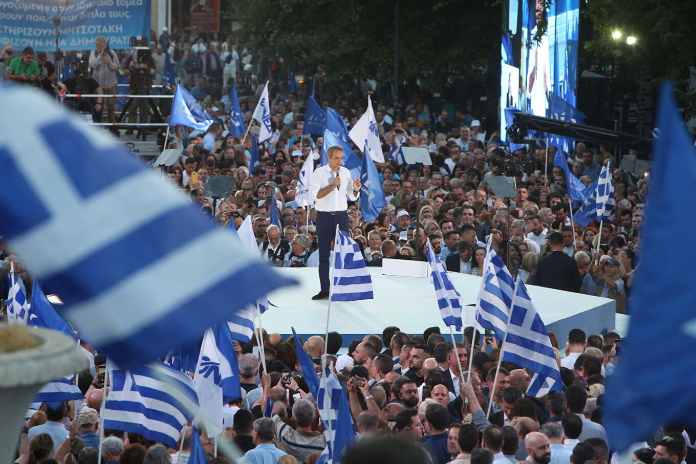 Μητσοτάκης από Σύνταγμα