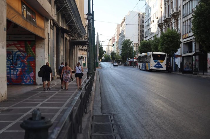 Έρημη πόλη η Αθήνα τον Δεκαπενταύγουστο