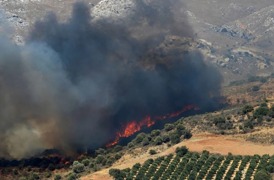 Ρέθυμνο: Συνεχίζεται η μάχη με τις φλόγες