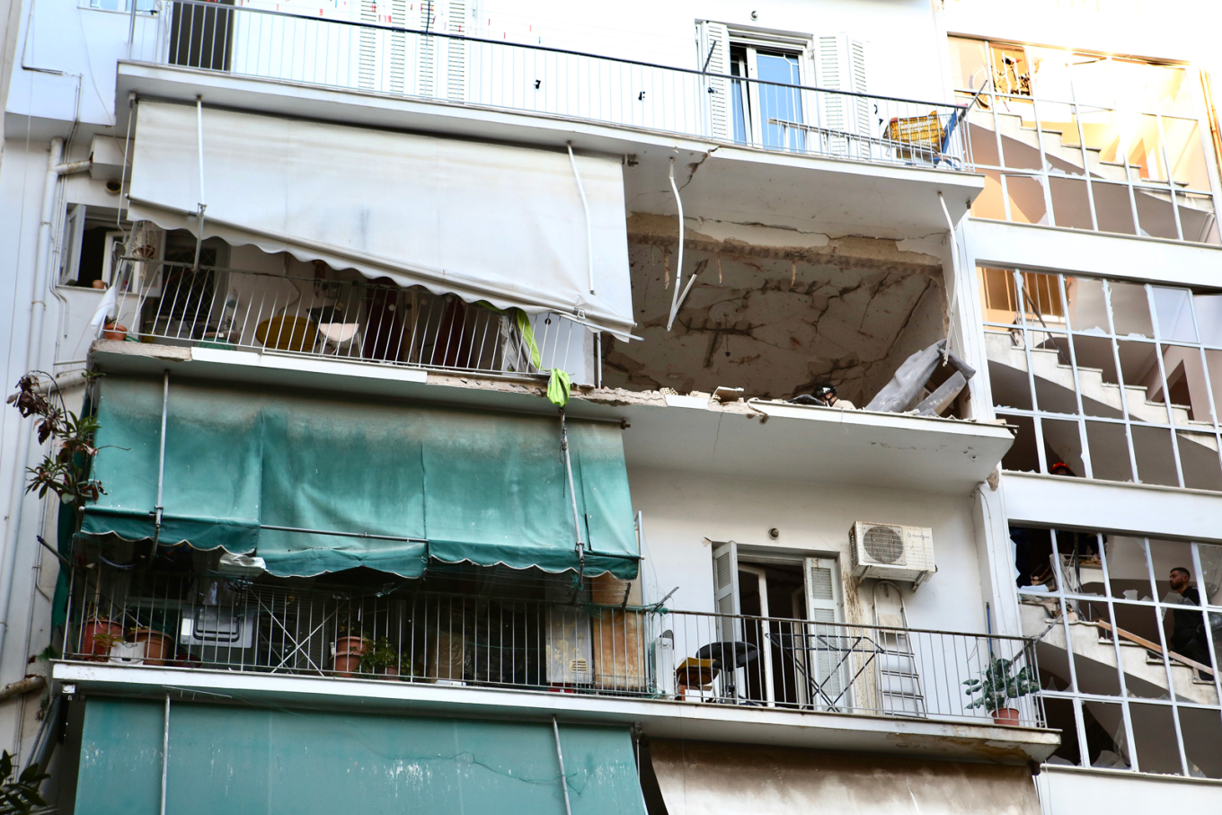 Αμπελόκηποι: Ένας νεκρός και μία τραυματίας από την έκρηξη σε διαμέρισμα