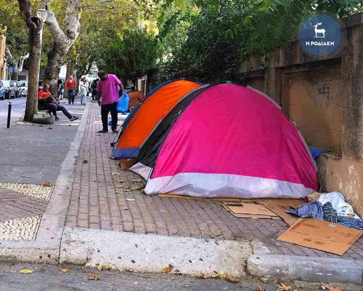 Γέμισε μετανάστες η Ρόδος